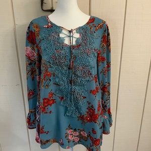 Beautiful blouse.  Size small/medium